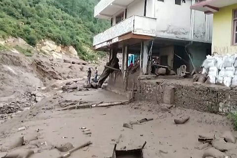 Cloudburst hit Tosh hills in Mnikaran